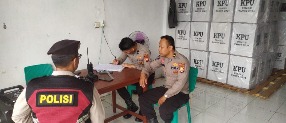 Ciptakan Keamanan, Polres Kaur Patroli Jaga di Gudang Logistik KPUD