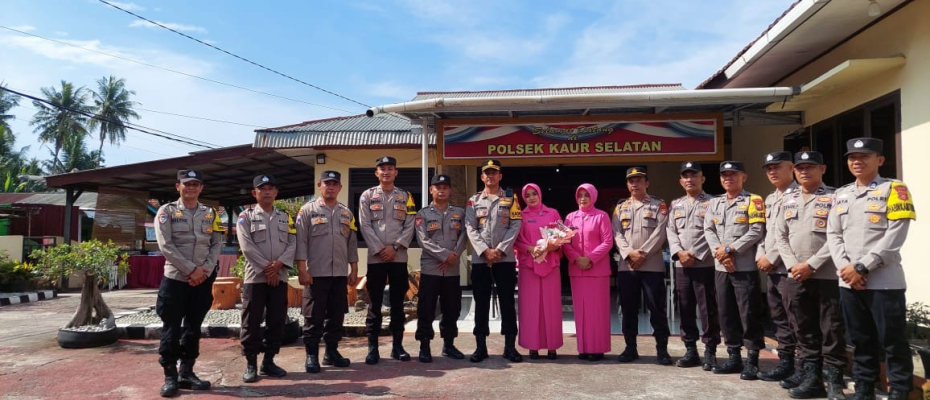 Kapolres Kaur Bersama Ketua Bhayangkari Laksanakan Kunker ke Polsek Jajaran