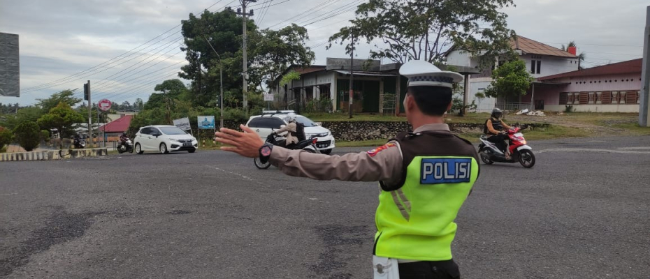 Wujudkan Kamseltibcar Lantas di Wilayah Hukum, Sat Lantas Polres Kaur Gatur Lalin Pagi Hari