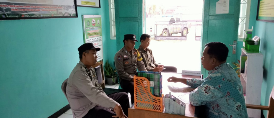 Personel Polsek Maje Koordinasi ke KUA Terkait Adanya Video Viral Kitab Injil Bertuliskan Arab di Medsos