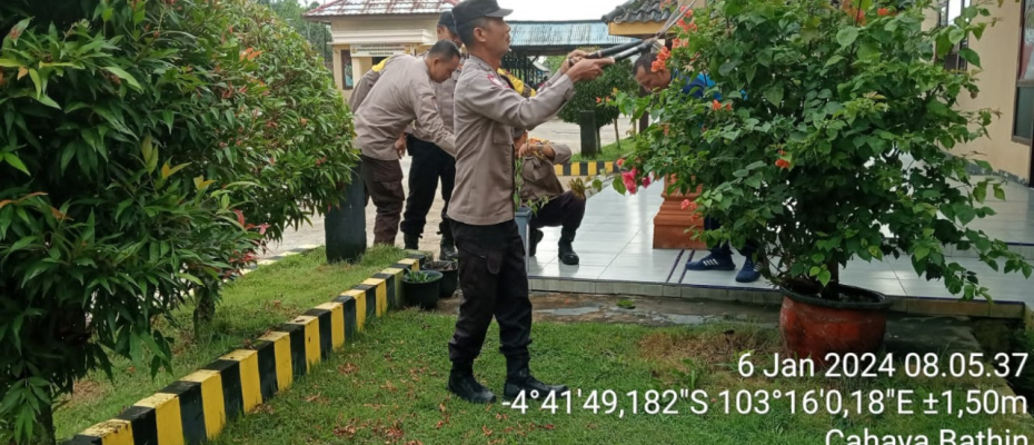 Peduli Terhadap Kebersihan Lingkungan Kerja, Polsek Nasal Rutinkan Kegiatan Kurvei