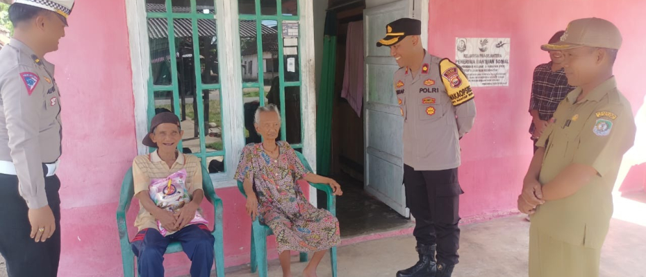 Dipimpin Waka Polres, Polres Kaur Gelar Selasa Berbagi kepada Warga Kurang Mampu