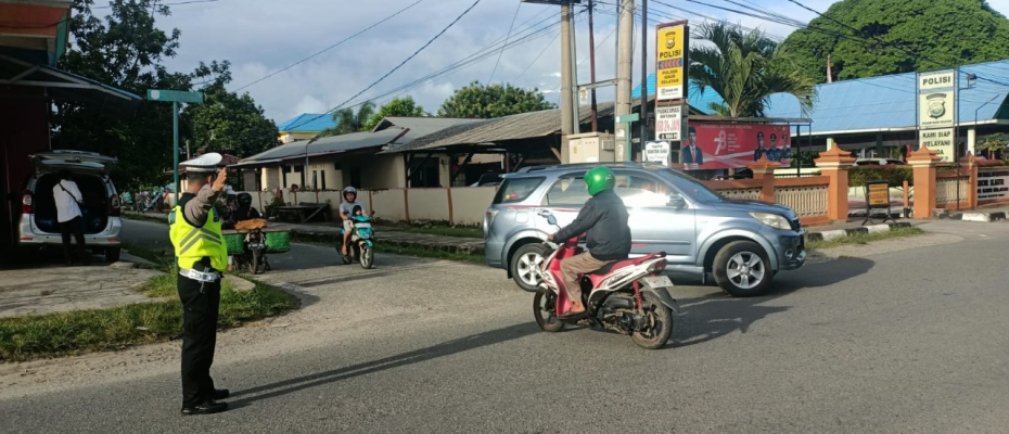 Sat Lantas Polres Kaur Gatur Lalin Pagi Hari Hindari Kemacetan dan Laka Lantas 