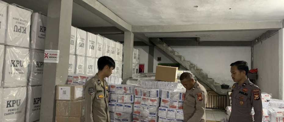 Patroli OMB, Polres Kaur Patroli Pengamanan di Gudang Logistik 