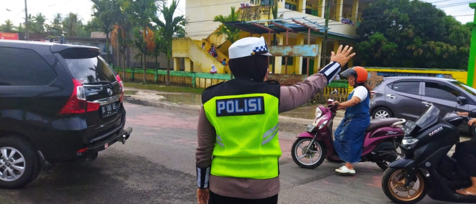 Antisipasi Kecelakaan di Pagi Hari, Sat Lantas Polres Kaur Pengaturan Lalu Lintas