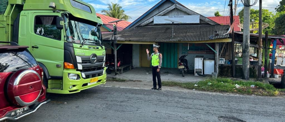 Sat Lantas Polres Kaur Gatur Lalin Pagi Hari, Ciptakan Kamseltibcar Lantas Lancar dan Aman 