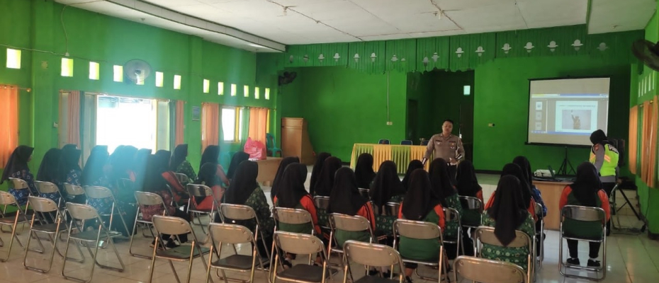 Police Goes to School, Satlantas Polres Kaur Sambangi MTSN 1 Kaur Sosialisasikan Tertib Berlalu Lintas