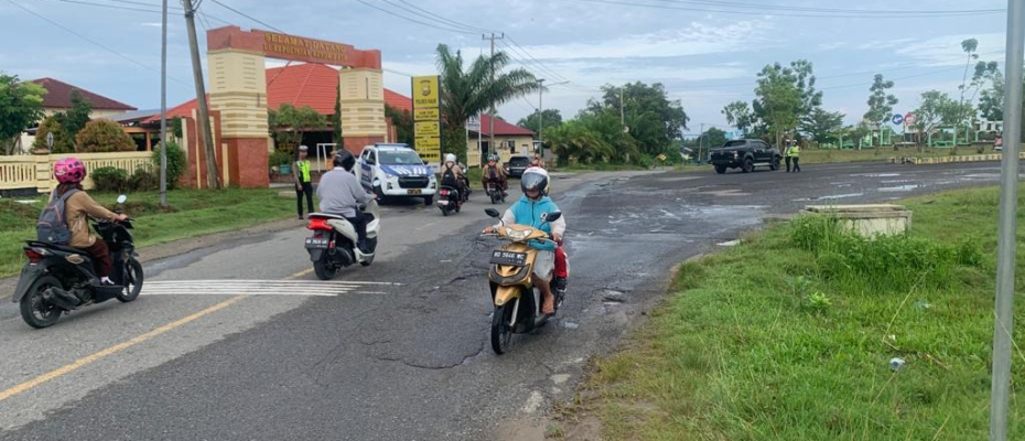 Sat Lantas Polres Kaur Gatur Lalin Pagi Hari, Bentuk Pelayanan kepada Masyarakat Guna Mewujudkan Kamseltibcar Lantas