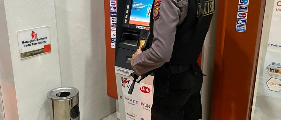 Hindari Kejadian yang Tidak Diinginkan, Polres Kaur Patroli Pengecekan Obvit Malam Hari 