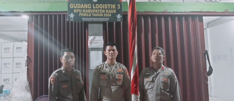 Personel Piket Satgas Preventif Operasi OMB Polres Kaur Lakukan Penjagaan di Gudang Logistik