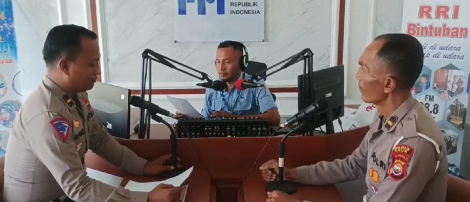 Sat Lantas Polres Kaur Sosialisasi Keselamatan Nala Tahun 2024 di RRI Bintuhan 