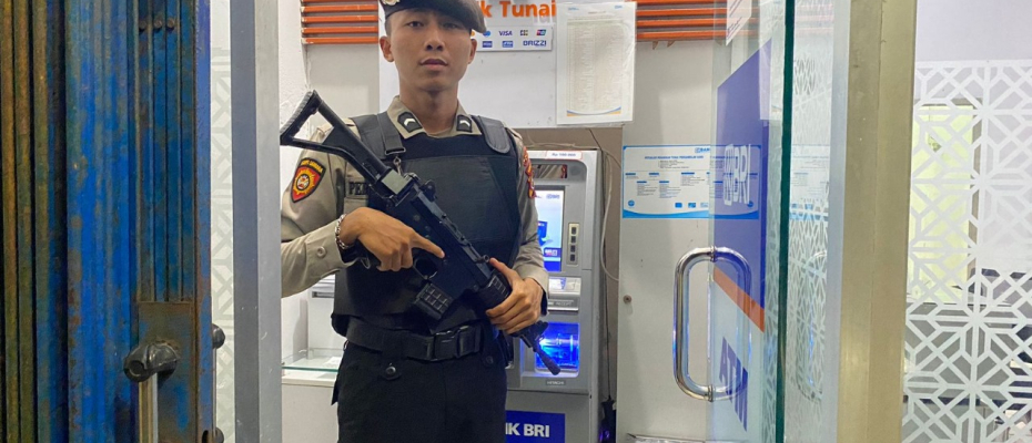 Sambangi Obvit ATM, Sat Samapta Polres Kaur Cek Keamanan di Seputaran ATm  