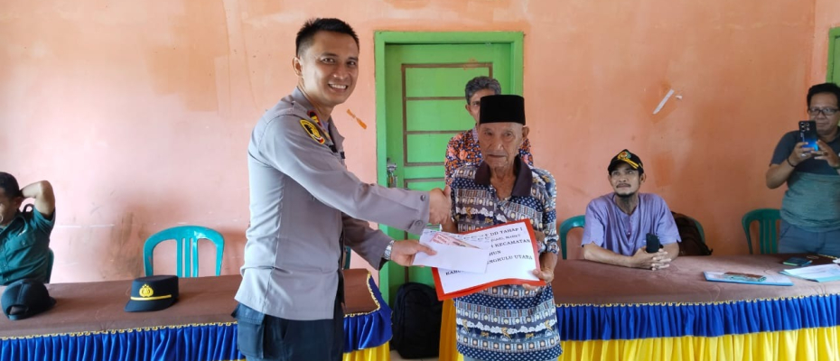 Kapolsek Hadiri Pembagian Bantuan Langsung Tunai (BLT) untuk Masyarakat