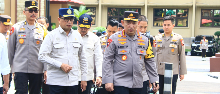 Pastikan Keamanan Arus Balik Lebaran, Kapolri Patroli Udara Jalur Tol 