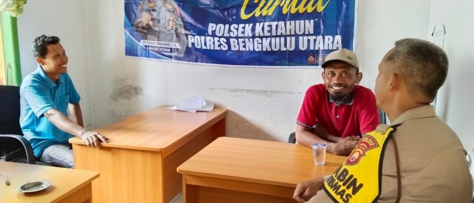 Personel Polsek Ketahun Laksanakan Program Jumat Curhat Sebagai Sarana Untuk Masyarakat