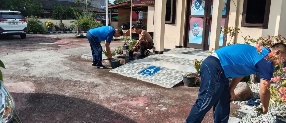 Kegiatan Rutin Setiap Minggu, Polsek Kaur Selatan Kebersihan Mako Polsek 