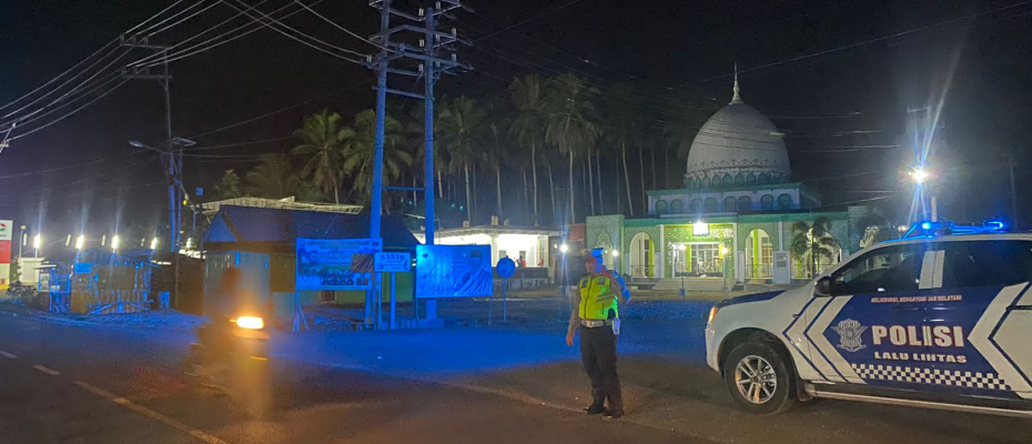 Upaya Jaga Keamanan dan Kelancaran Lalin,  Sat Lantas Polres Kaur Patroli Blue Light