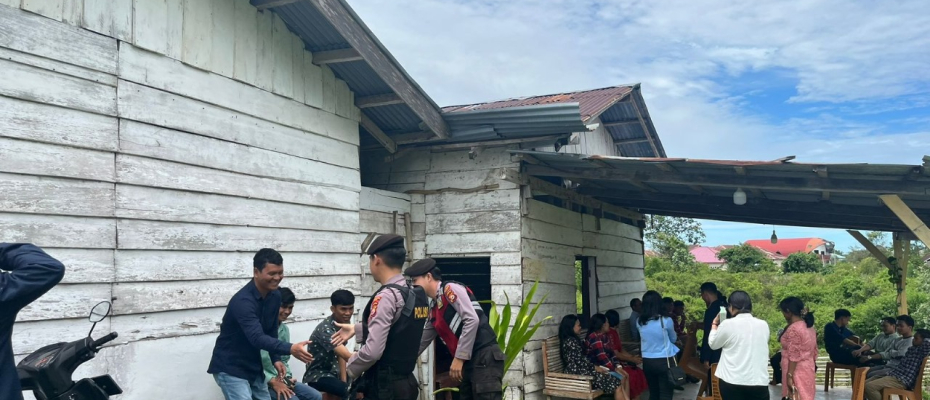 Sat Samapta Laksankan Pengamanan Ibadah Umat Kristiani di Gereja 