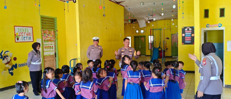Police Goes To School, Sat Lantas Polres Kaur Kunjungi TK Pembina Kaur Selatan