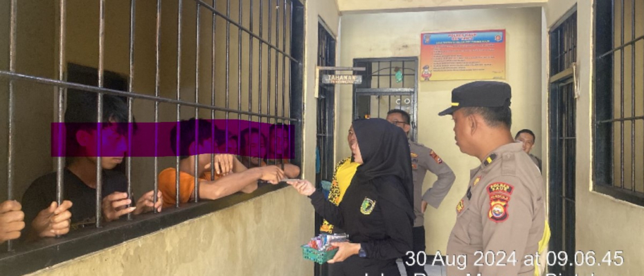 Pastikan dalam Kedaan Sehat, Sidokkes Polres Kaur Cek Kesehatan Tahanan