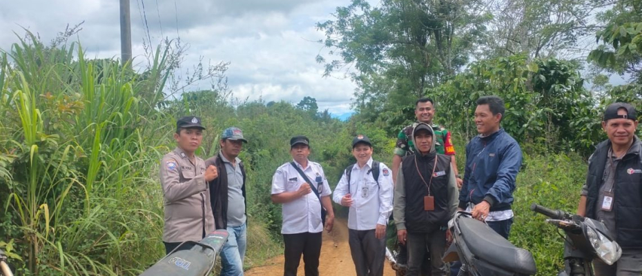 Polsek Bermani Ilir Kawal Kotak Suara ke TPS Sulit di Kepahiang
