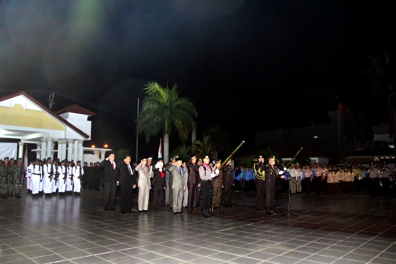 Apel Kehormatan Dan Renungan Suci Peringatan HUT RI Ke-72, di Taman Makam Pahlawan Balai Buntar