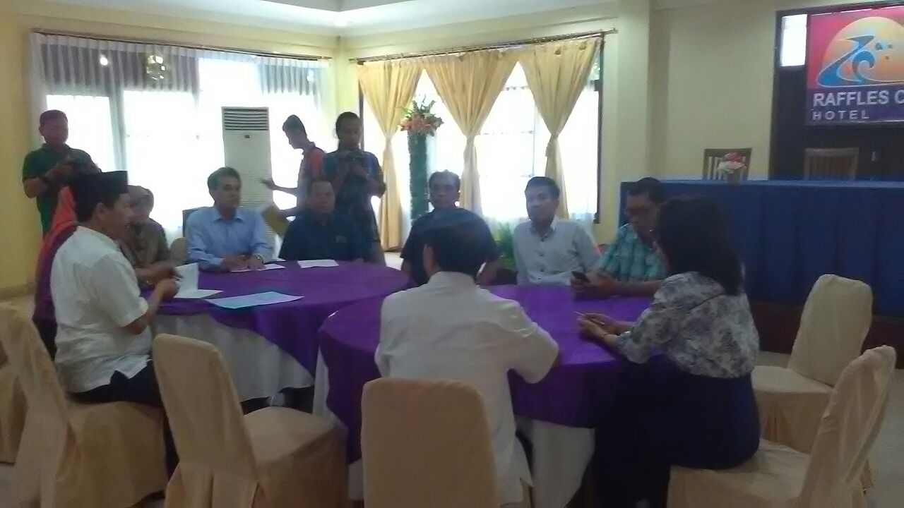 Komisi III DPRD Kota Bengkulu saat bertemu dengan management Hotel Raffles City