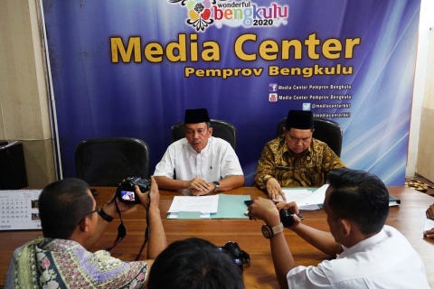 Sikapi anjloknya harga Tandan Buah Segar (TBS) kelapa sawit pemerintah provinsi Bengkulu terapkan regulasi khusus dalam penetapan harga TBS