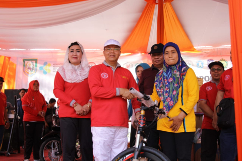 Memperingati Hari Kesehatan Nasional (HKN) ke-54 di Pantai Panjang Kota Bengkulu