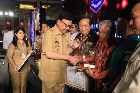 Kemendagri Beri Penghargaan Kepada Ormas Berprestasi.