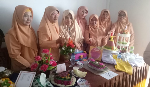 Meriahkan HUT DWP Kabupaten, Kemenag Bengkulu Selatan Ikuti Lomba Puding Germas