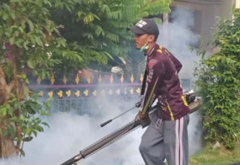 Fogging di Kelurahan Bentiring yang dimotori caleg PAN, WMU