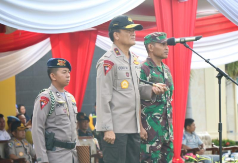 Didampingi Kasrem 041/Gamas, Kapolda Bengkulu Pimpin Apel Gelar Pasukan Operasi Lilin 2018