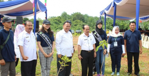 Disparbud Bengkulu Tengah Adakan Bersih-bersi di Objek Wisata 