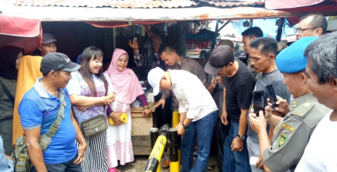 Pembukaan Portal Jalan oleh Bupati Gusnan