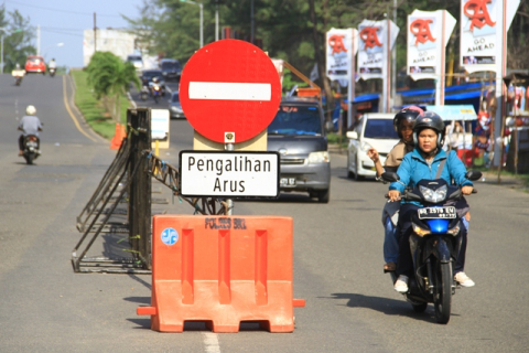 Pengalihan Arus Lalu Lintas Dikawasan Pantai Panjang