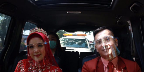 sepasang pengatin