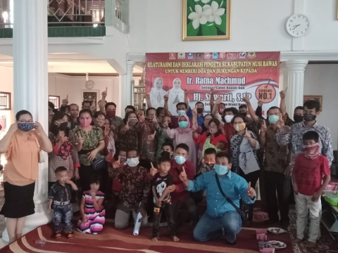 Pendukung Paslon 01 Ramah Berarti