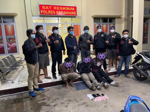 hukum