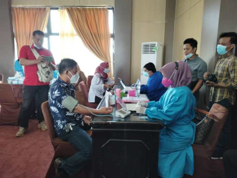 Anggota DPRD Benteng Serentak di Vaksinasi Covid-19