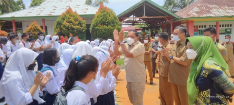 Bupati Mian saat Tinjau Revitalisasi Gedung Laboratorium TIK SMPN 13 