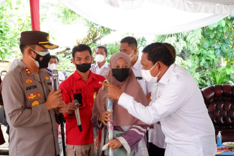 Bupati Mian saat mengunjungi lokasi Gebyar Vaksinasi Covid-19 