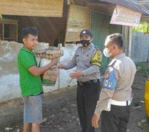 Polsek Muara Bangkahulu Bagikan sembako