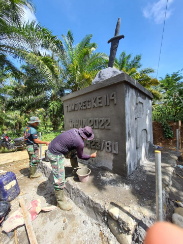 Pengerjaan Tugu TMMD Ke 114 Terus Berlanjut