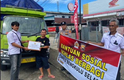 Polres BS menyalurkan bantuan