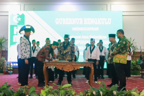 Gubernur Rohidin, saat menghadiri Pelantikan Pengurus Himpunan Mahasiswa Islam (HMI) Cabang Bengkulu periode 2022-2023