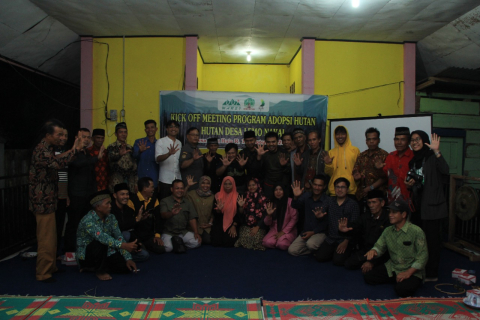 Uniqlo, KKI Warsi, dan HII Adopsi Hutan Desa Lemo Nakai