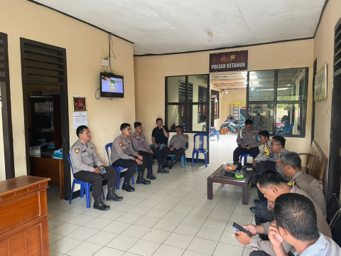 Pimpin Anev Mingguan, Kapolsek Ketahun Berikan Arahan dan Semangat Untuk Anggota