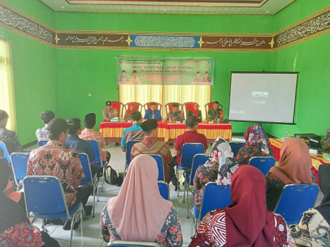 Bhabinkamtibmas Polsek Ketahun Hadiri Rakor Lintas Sektoral Tentang Kesehatan Masyarakat Desa
