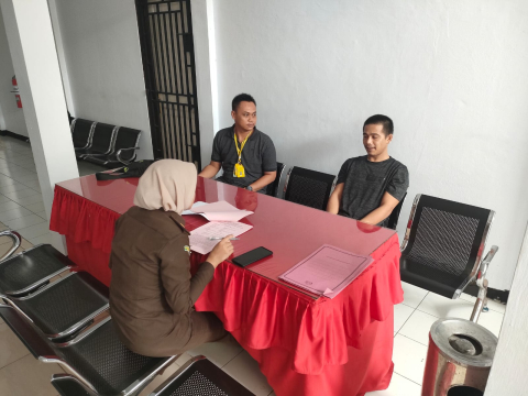 Penyidik Unit Reskrim Polsek Ketahun Serah Terimakan Tersangka dan Barang Bukti ke Jaksa Penuntut Umum